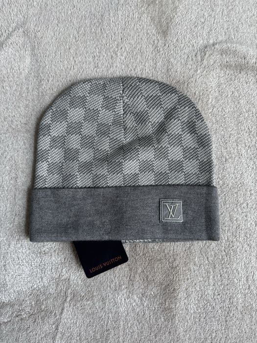 Louis Vuitton шапка сива