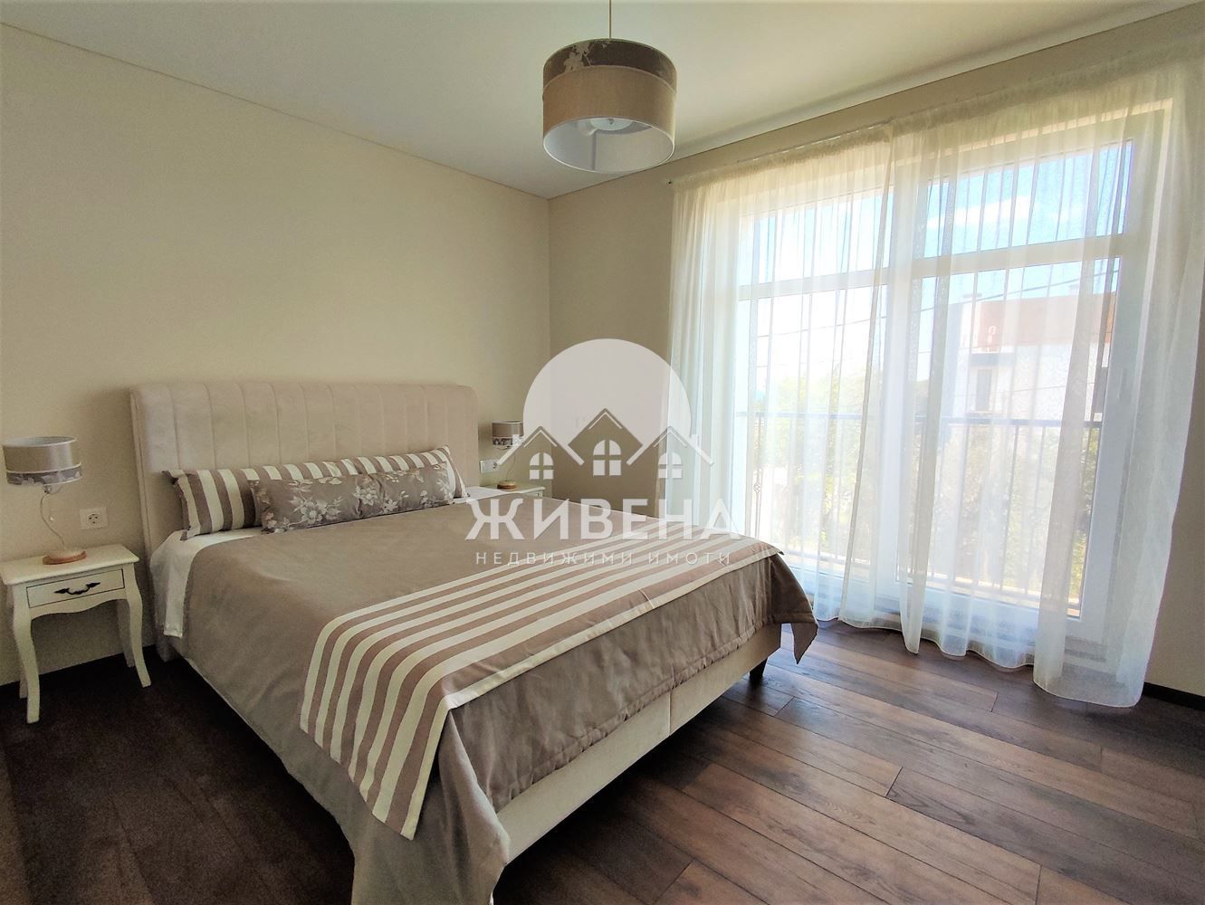 Триетажна къща в м-т Ален Мак, РЗП 270 кв.м