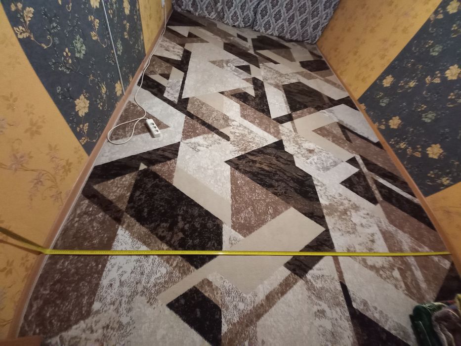 Продам  палас  в отличном состоянии