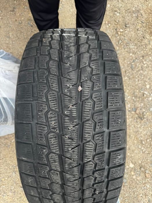 Срочно продам шины зимни