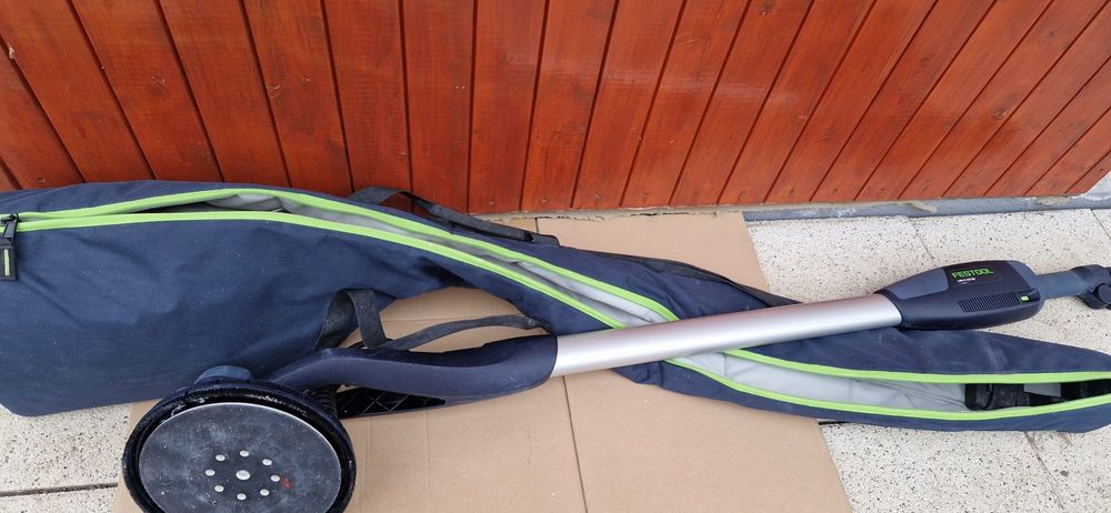 Festool girafa pereti