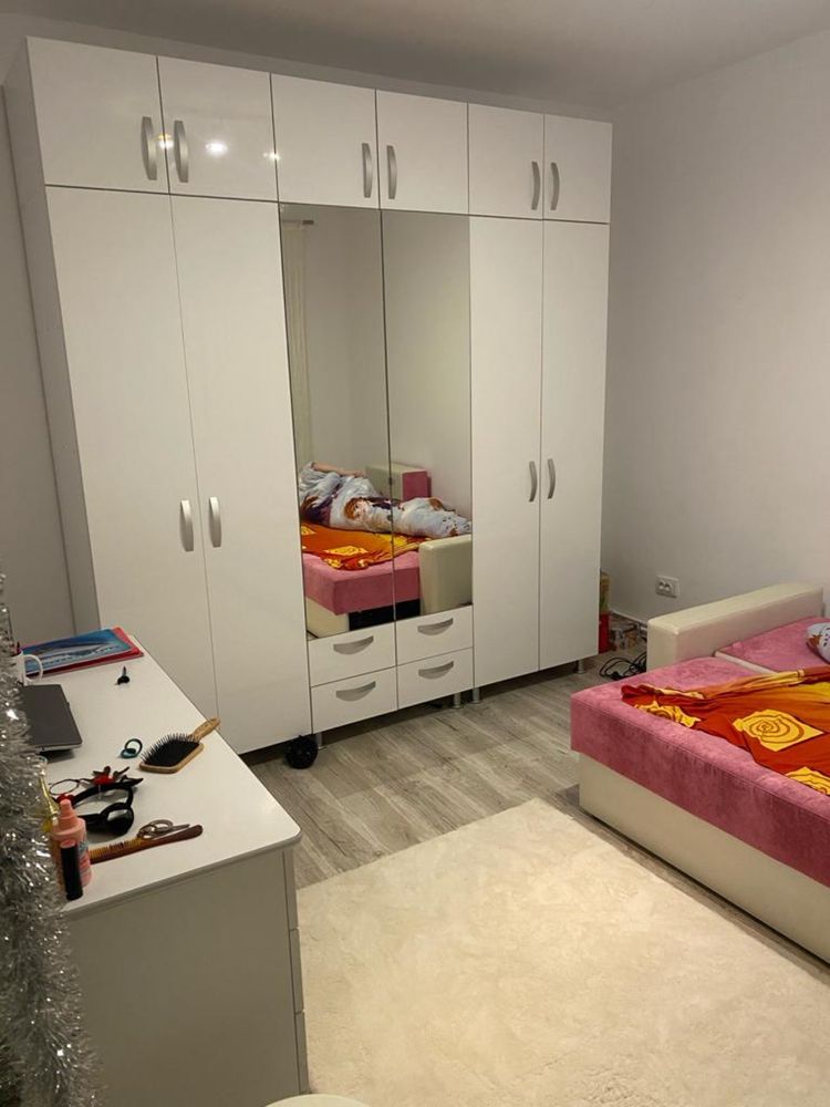 Vând apartament cu:2,4,6,8,10,12 Camere etc.