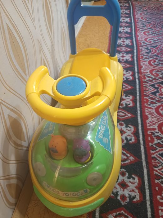 Кола детска за бутане с крачета