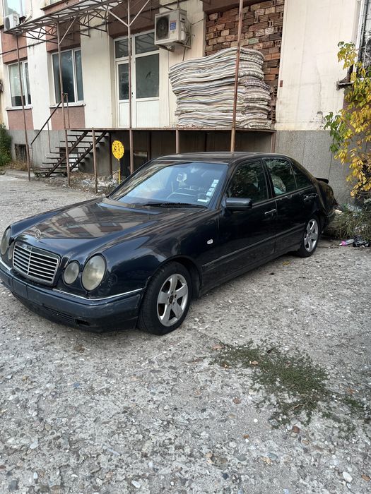 Мерцедес Е250 на части