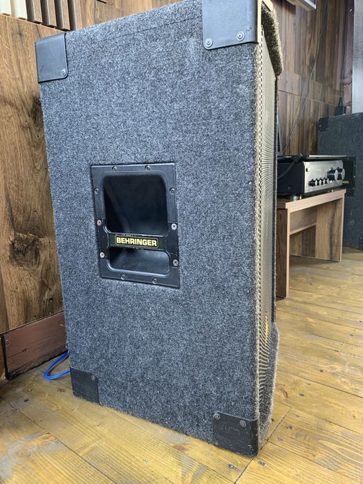 Boxe , amplificator si laptop