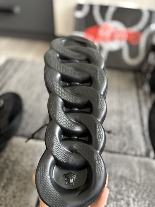 Versace Chain Reaction