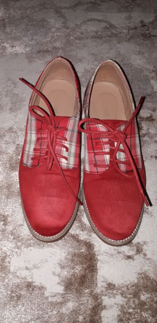 Pantofi cu siret - Mărime 36