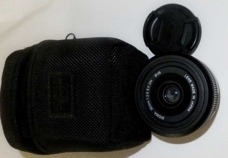 качественный  объектив с универсальным фокусным SIGMA E-mount 30mm/2.8