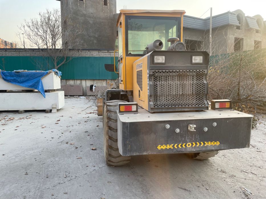 Погрузчик ковшовый кубовый