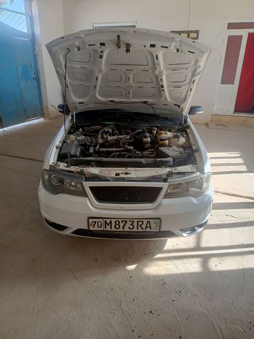 Nexia 2 xolati yaxshi yurib turgan moshina