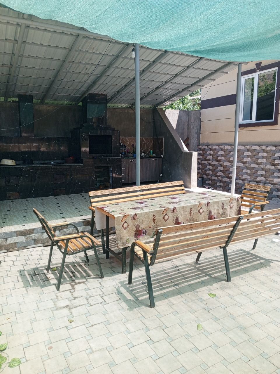 Dacha sotiladi yeri bilan Nanayda