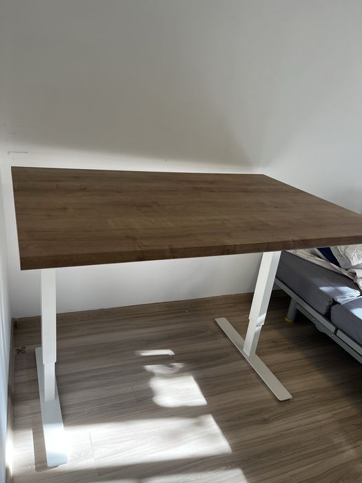 Birou cu inaltime reglabila Ikea