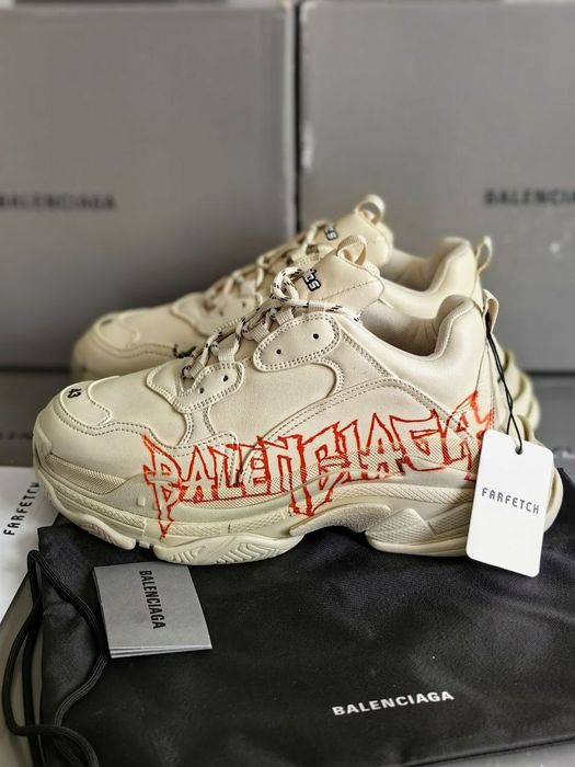 Кецове BALENCIAGA Triple S обувки маратонки