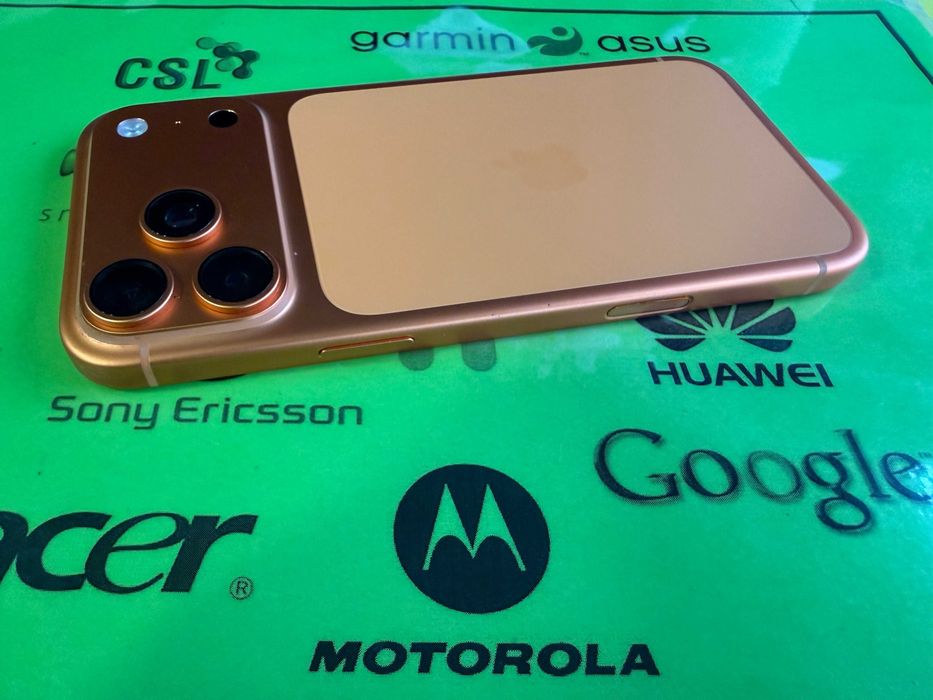 iPhone 17 Pro Max 256gb Cosmic Orange фабрично отключен