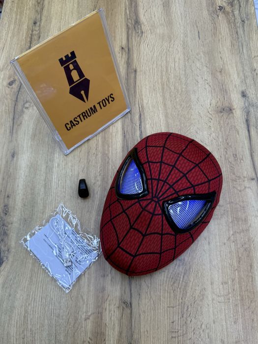 Маска Человек-паук  с движущимися глазами