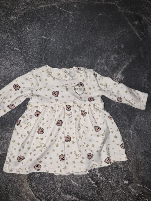 Лот за момиче 0-6 месеца Guess
