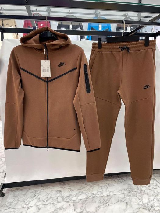 Trening nike tech