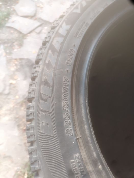Шины 225/50/17 в хорошем состоянии