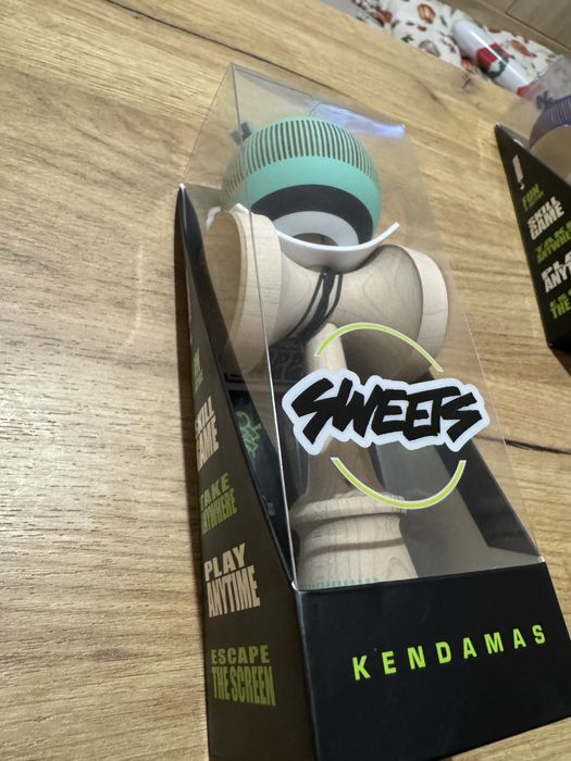 Kendama broken bones sweets mint green