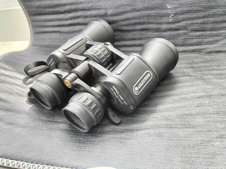 binoclu celestron 10  30    50 zoom