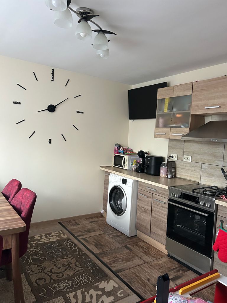 Продава се Къща в Ботевград - 73 кв.м за 1370 €/кв.м - Снимка #2