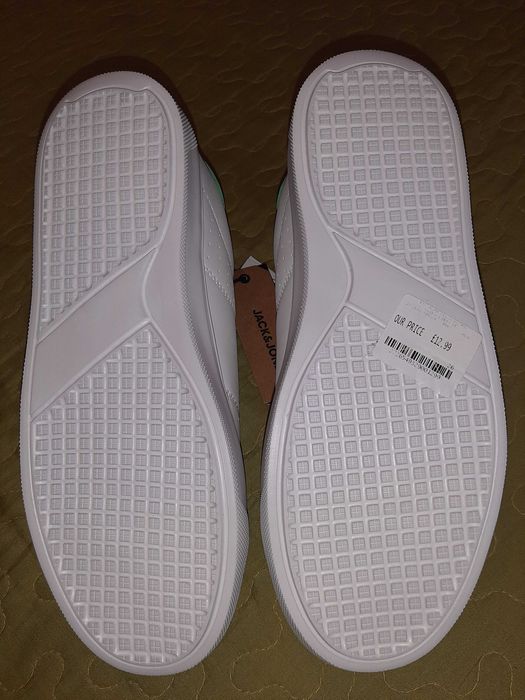 Чисто нови маратонки