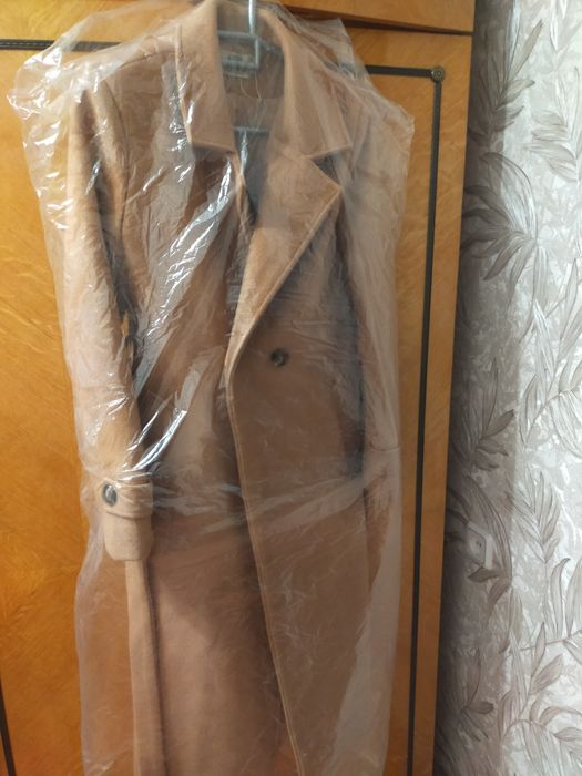 Продам новая пальто