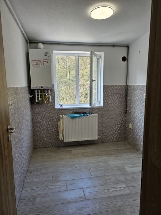 Vand apartament cu 2 camere