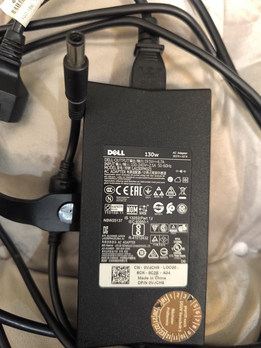 Încărcător/Alimentator Dell 
Alimentator Dell