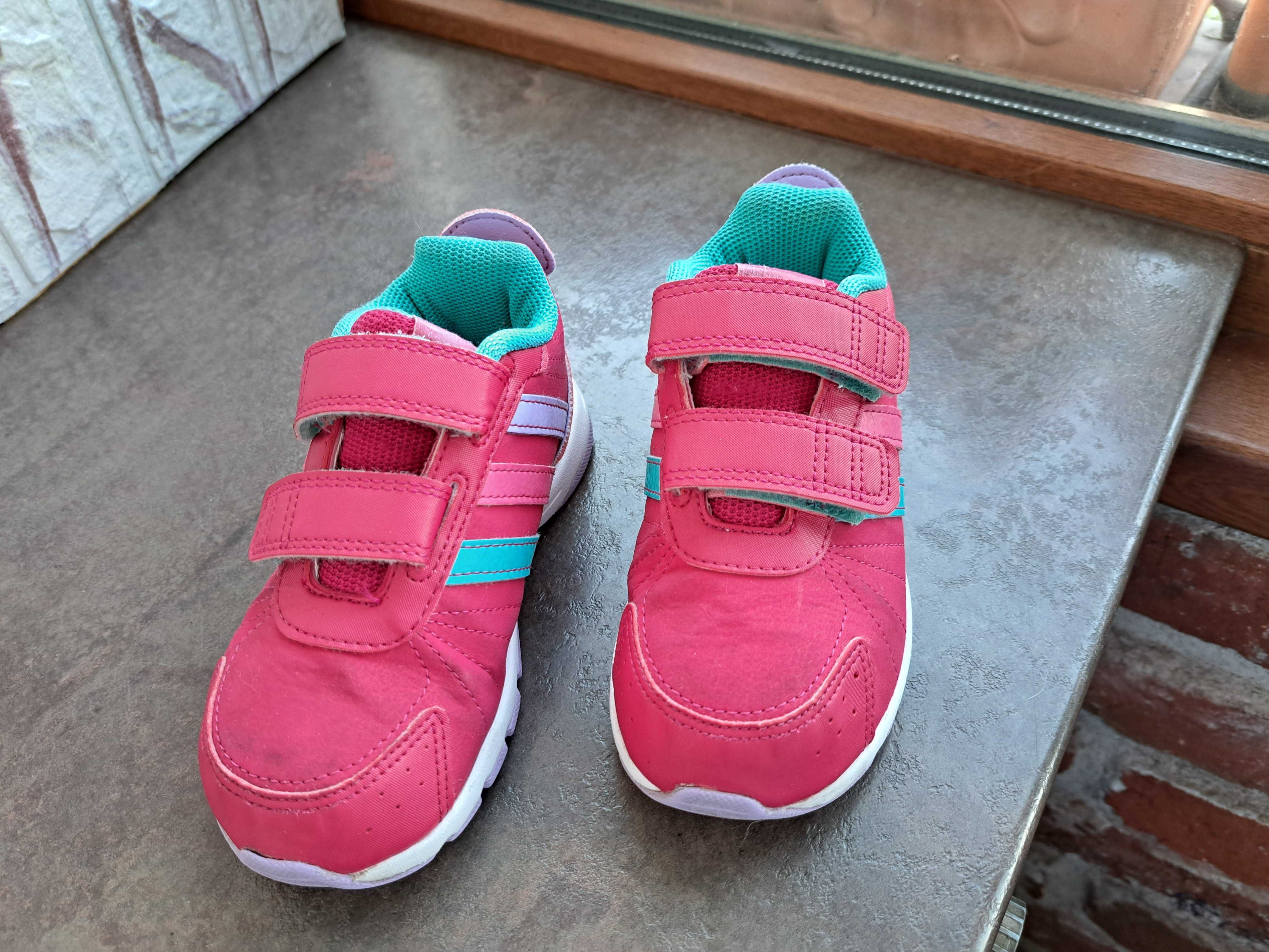 детски маратонки Adidas,кецове,спортни обувки,адидас,ном.25,5