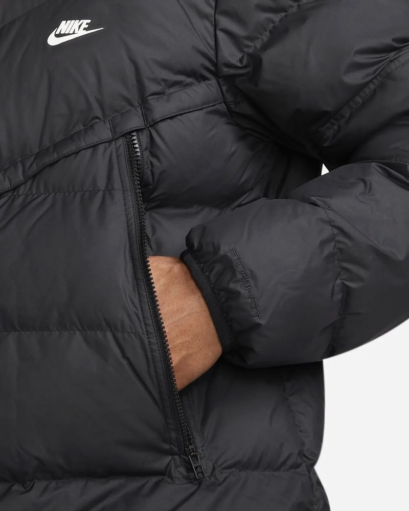 Nike Storm-FIT Windrunner  - M, L и XL Размер Оригинални