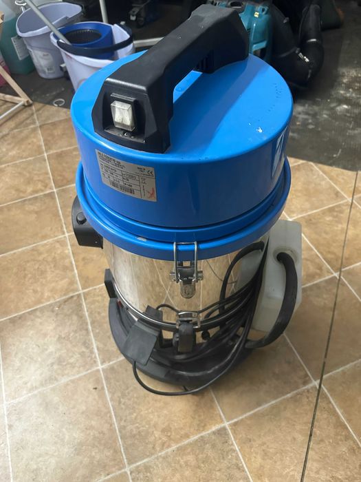 Aspirator profesional spalare covoare, tapiterii  cu abur + generator