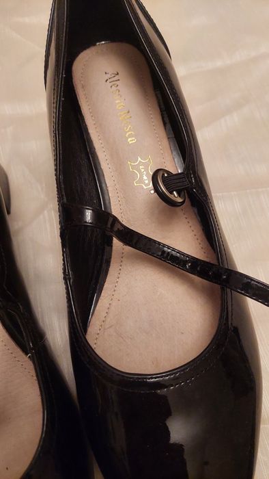 Женские туфли лаковые