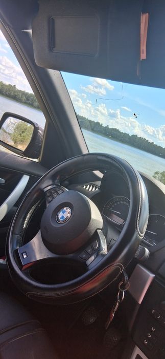 Vînd masina bmw x3