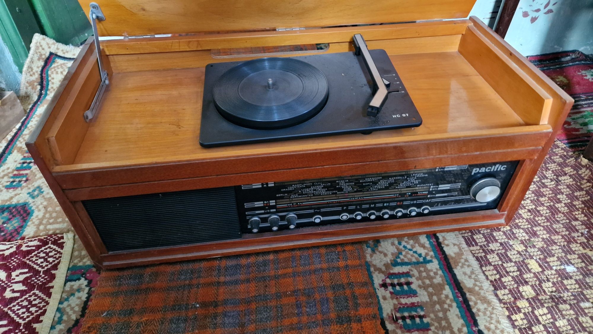 Aparat radio pacific electronica vintage