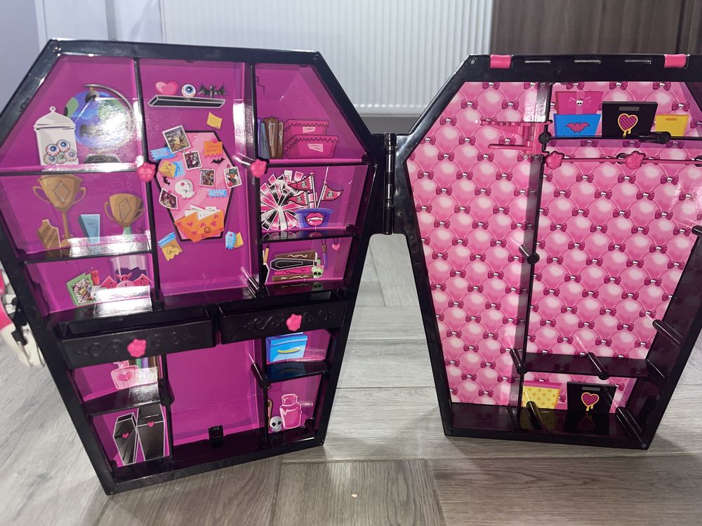 Casa de papusi monster high