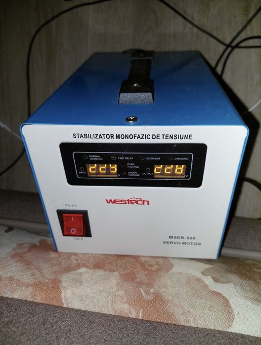 Stabilizator de tensiune cu servomotor