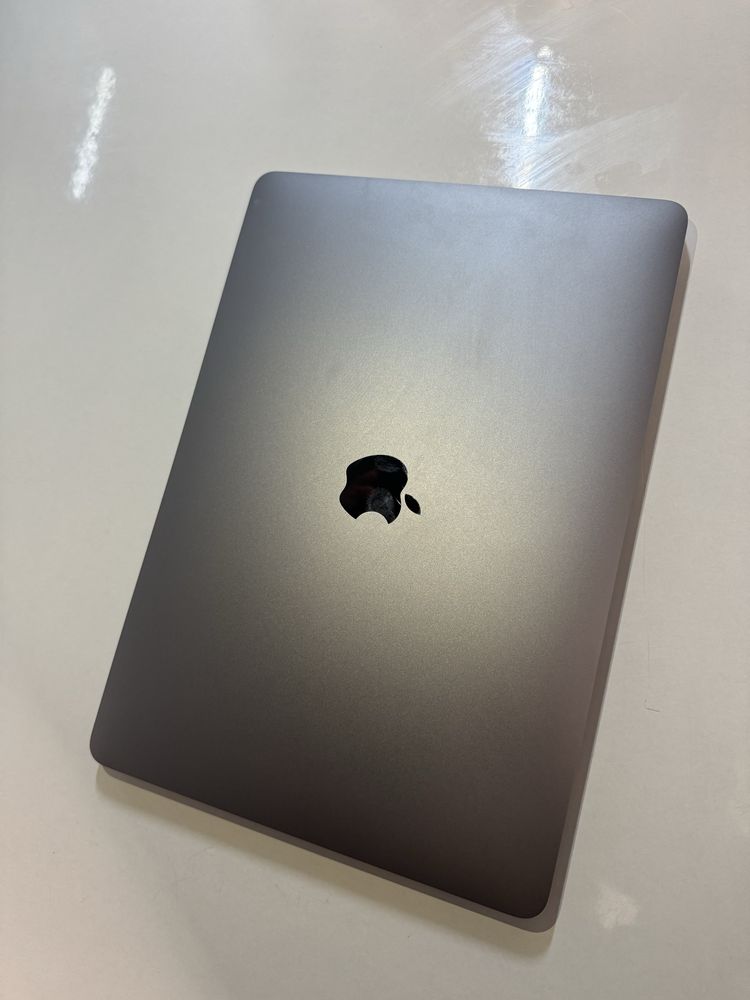 MacBook Pro M2 13 inch Gray