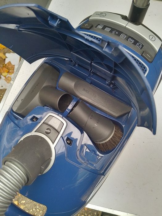 Много мощна прахосмукачка Miele