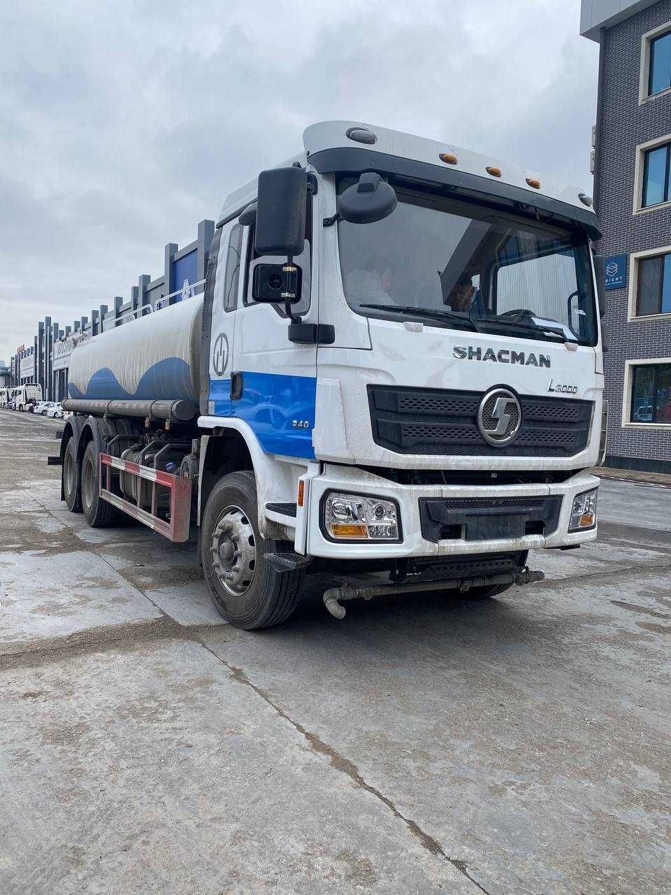 Автоцистерна водовоз поливальная Shacman L3000 6x4 18 куб.м