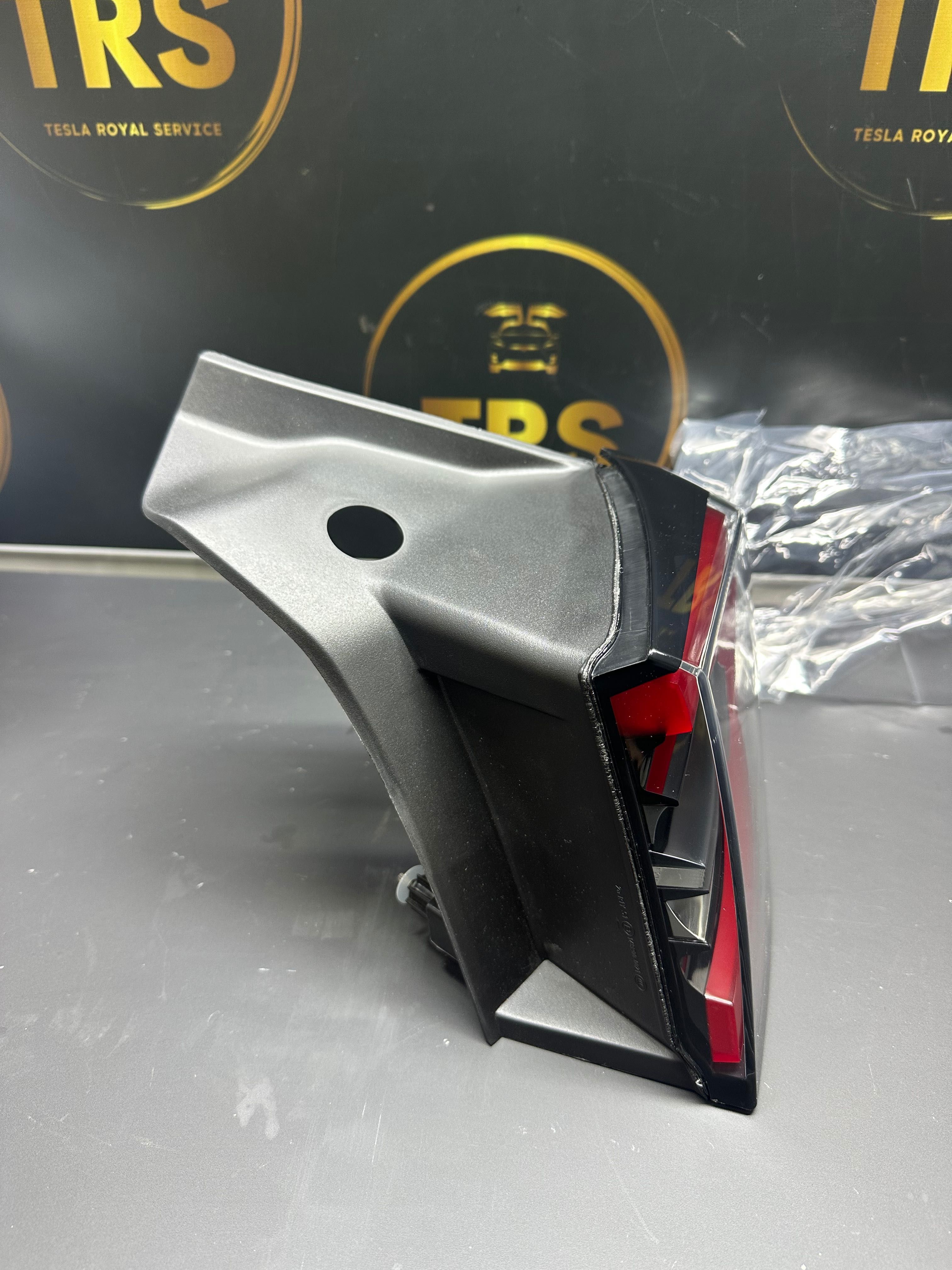 Стоп десен Tesla mdoel Y/3, EU
