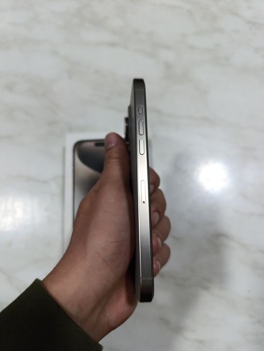 iPhone 15 pro max 256 titanium
