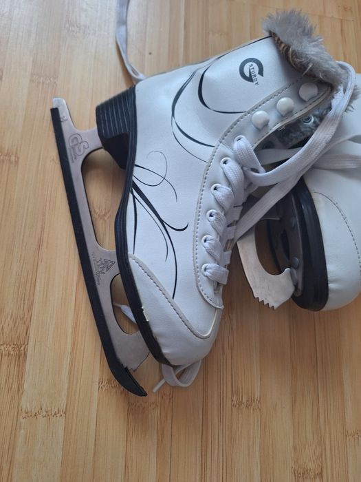 Patine de gheață pentru copii