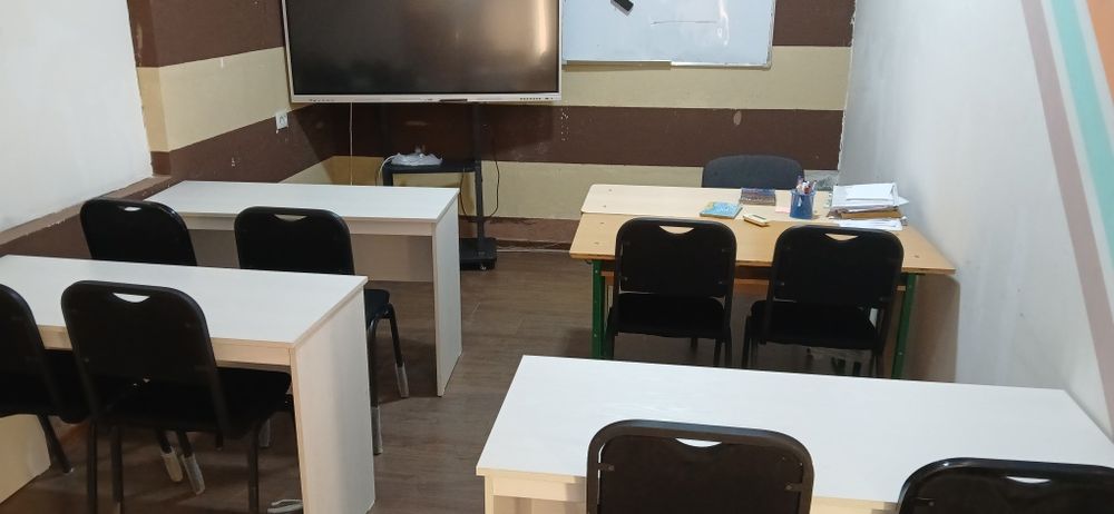 Укув марказ сотилади, ёки парта ва стул сотилади, Продаются парты и ст