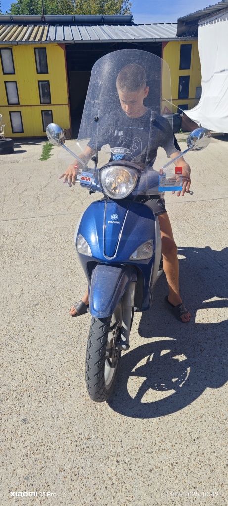 Скутер Piaggio Liberty 125