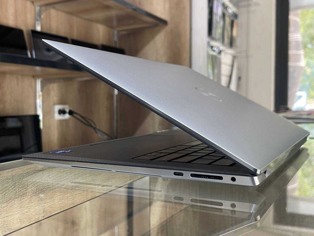 Ultrabook DELL Precision 5560 Core i7-11850H  ram 16 ssd 512 Nvidia4gb