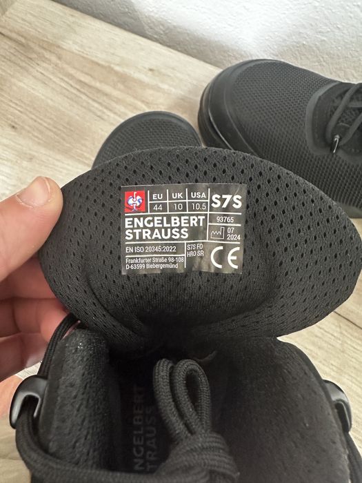 STRAUSS S7S NOI ghete de protectie