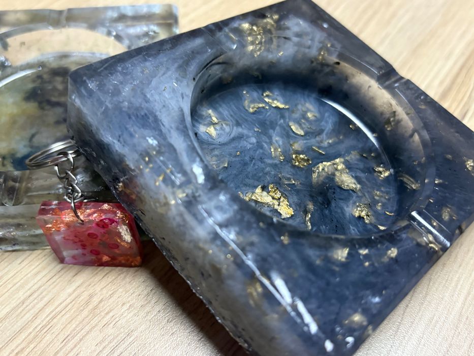 Пепелник от смола