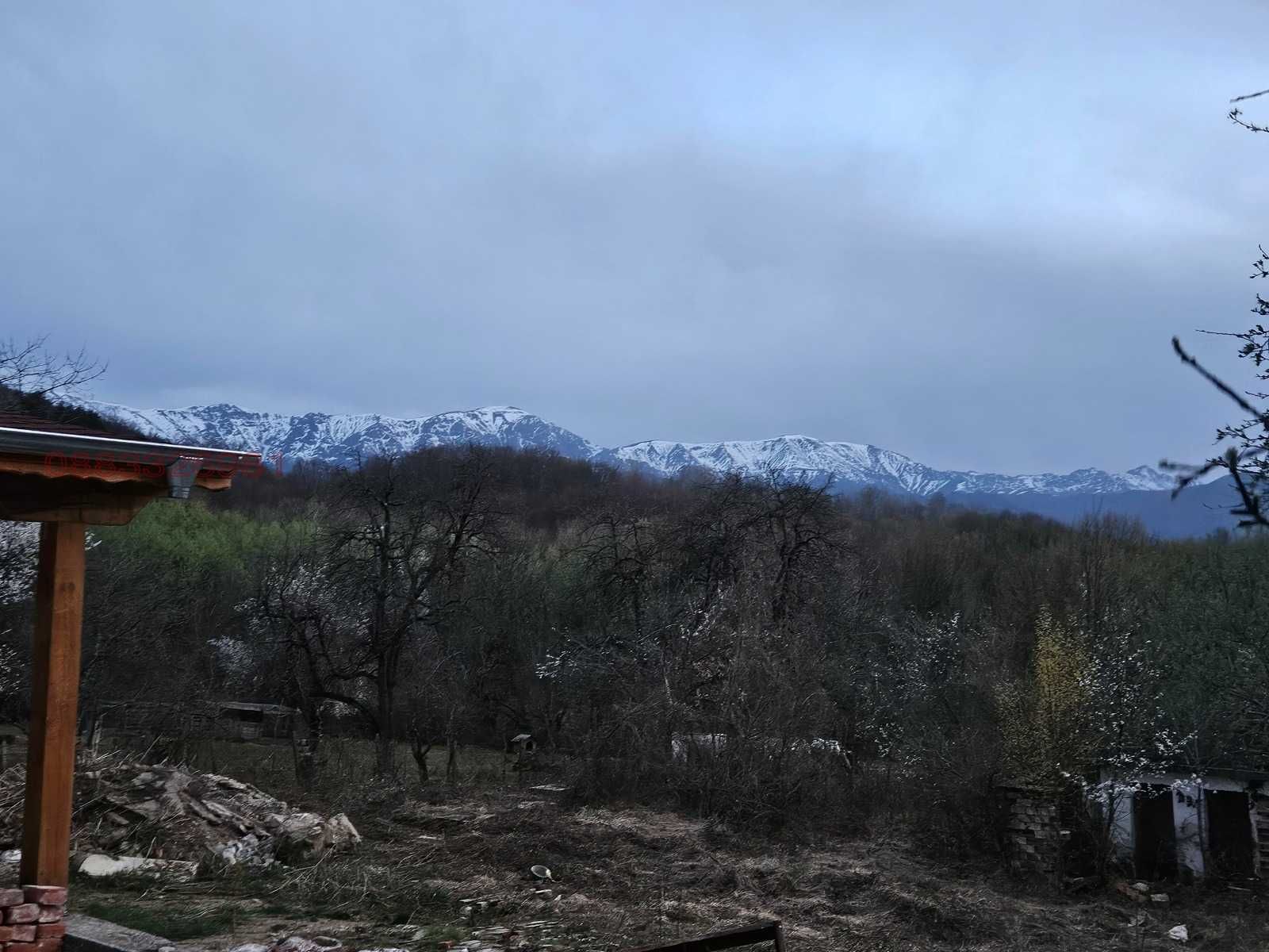 Къща в гр. Априлци, кв. Острец, РЗП 633 кв.м.