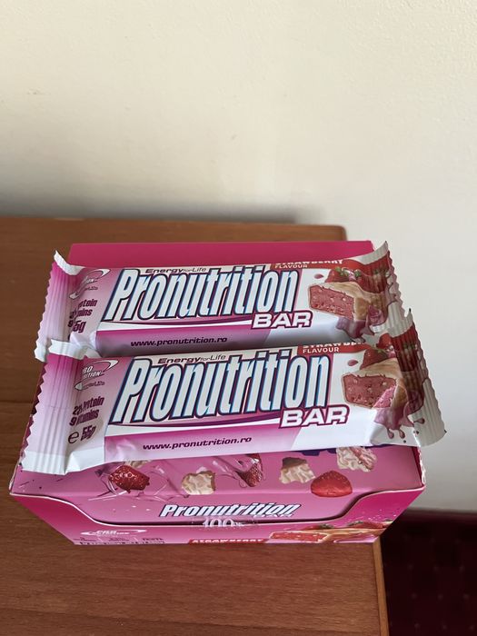 Vând cutii batoane Pronutrition(capsuni,ciocolata,vanilie)